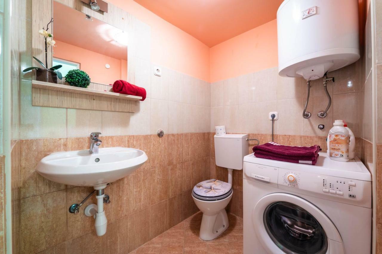 Holiday Home Carla And Dajana Veliki Vareski Exterior photo